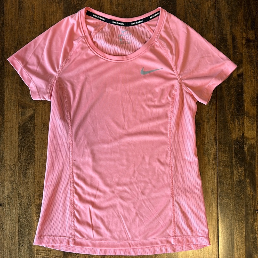 Nike dri-fit shirt. - Picture 2 of 9